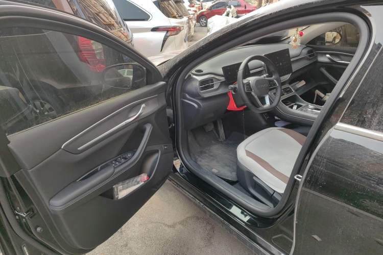 Used BYD Destroyer 05 2024 HONOR Edition DM-i 55KM Luxury Model Interior 3