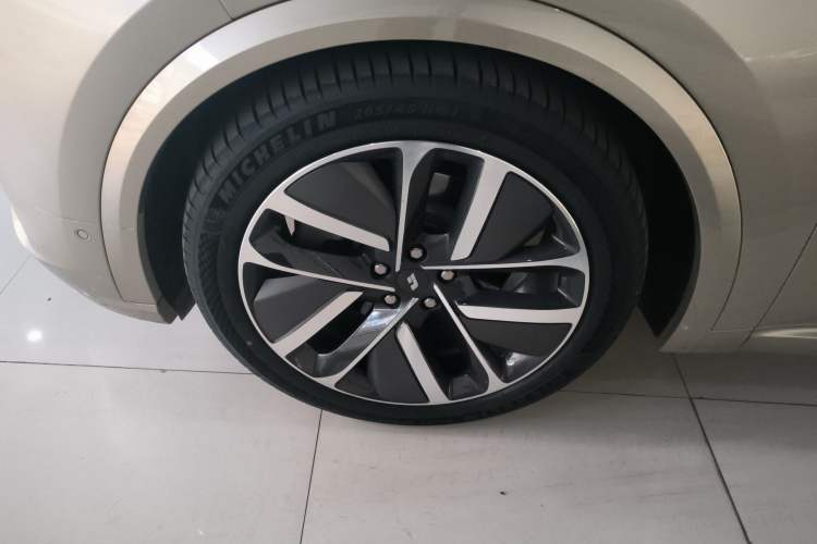 Used Li Auto L9 2022 Max model Left Front Wheel Hub