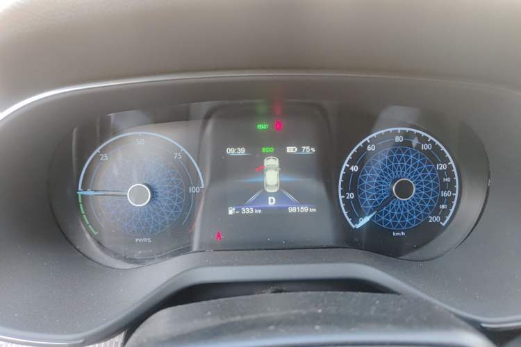 Used Hongqi E-QM5 2022 431 km Charge & Enjoy Edition
