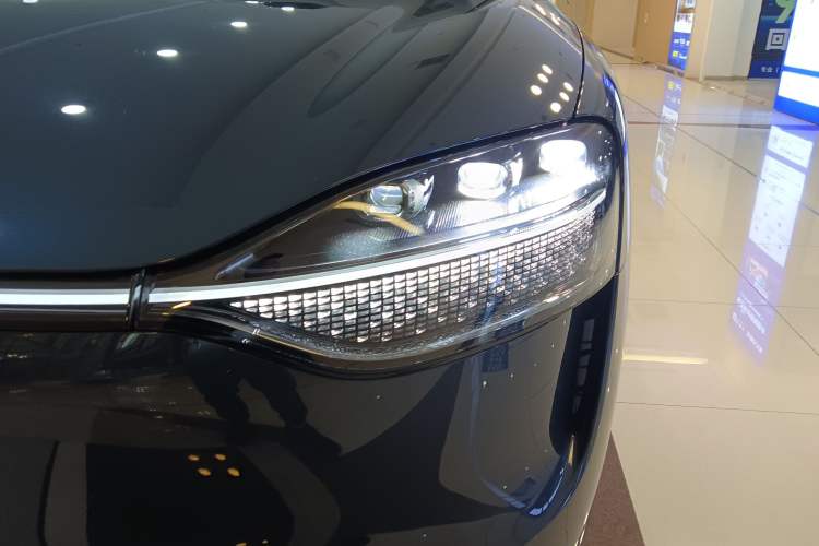 Used Hima AITO M9 2024 Range-Extended Ultra Version 52 kWh 5-Seater Model