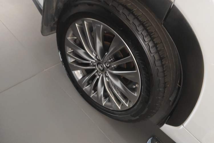 Used Toyota Highlander 2022 Dual-Engine 2.5L Four-Wheel Drive Prestige Version 7 Seats Right Rear Wheel Hub