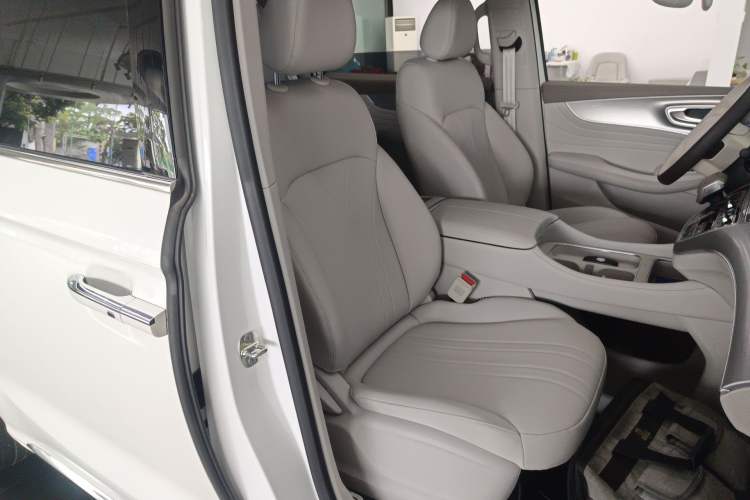 Used Roewe iMAX8 New Energy 2025 1.5T DMH Lu Zun Deluxe Edition Right Front Seat