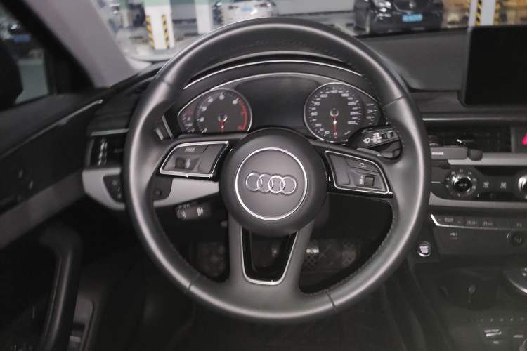 Used Audi A4L 2019 40 TFSI Ambition China VI
