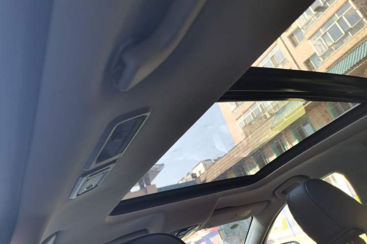 Used GAC Trumpchi GS8 2017 320T Four-Wheel Drive Luxury Smart Connectivity Version (7 Seats) Headliner