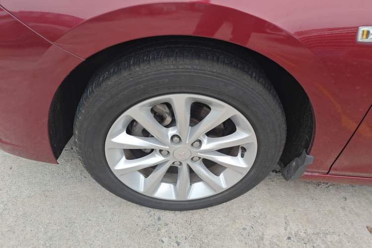 Used Chevrolet Cruze 2017 1.5L Automatic Pioneer Sunroof Edition Left Front Wheel Hub