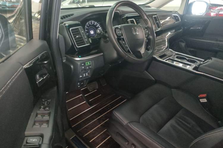 Used Honda Elysion 2019 2.0L Hybrid Luxury Edition
