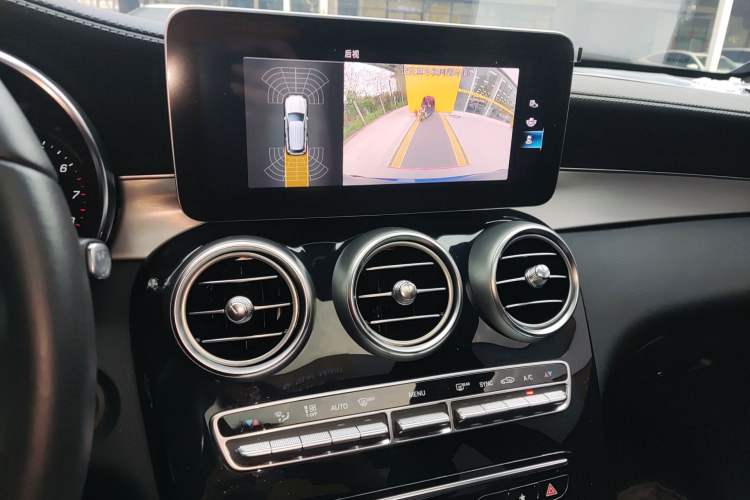 Used Mercedes-Benz GLC 2020 GLC 260 L 4MATIC Dynamic Model Audio And AC Panel