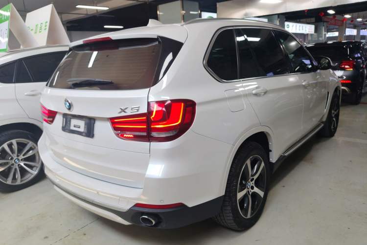 Used BMW X5 2017 xDrive28i Rear Right 45 Deg