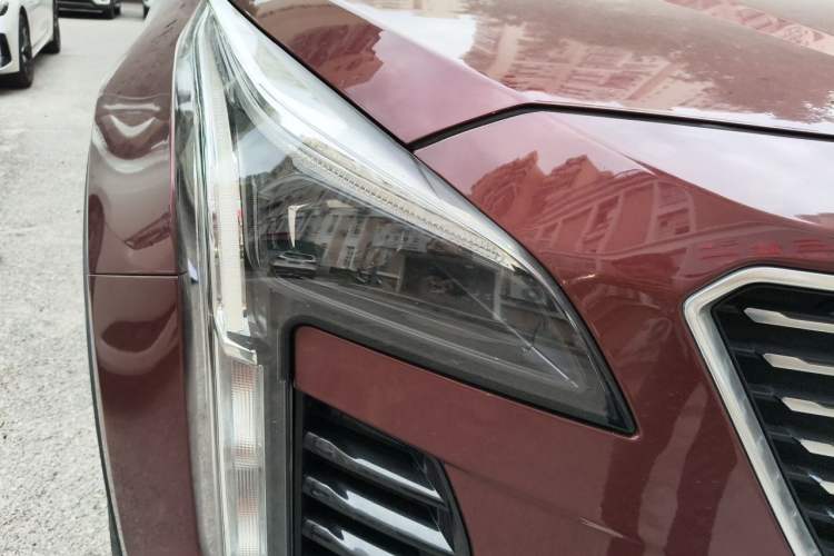 Used Cadillac XT4 2018 28T Two-Wheel Drive Tech Version
