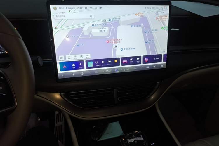 Used Denza D9 2022 DM-i 970 Four-Wheel Drive Flagship Model Audio And AC Panel