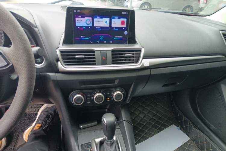 Used Mazda Mazda 3 Axela 2017 Hatchback 1.5L Automatic Comfort Model Emission Standard China V
