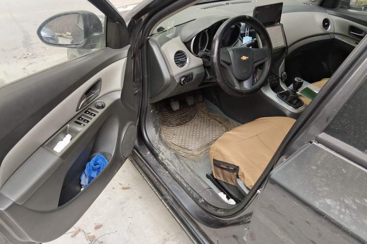 Used Chevrolet Cruze 2013 1.6L SL MT
