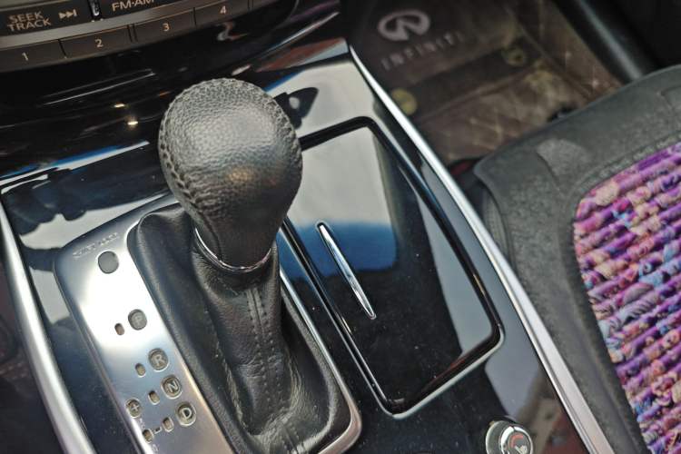 Used Infiniti Q70 2017 Q70L 2.5L Elite Edition Gear Lever