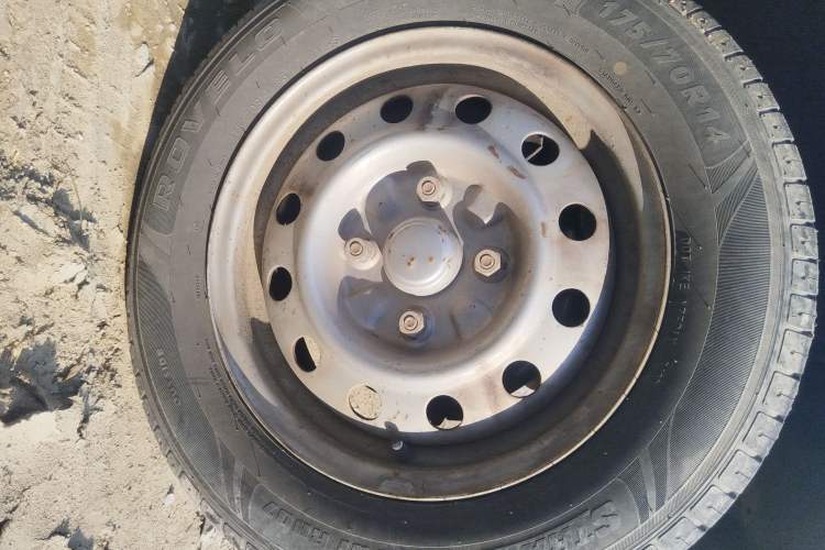 Used Wuling Rongguang 2011 1.2L Base Version
