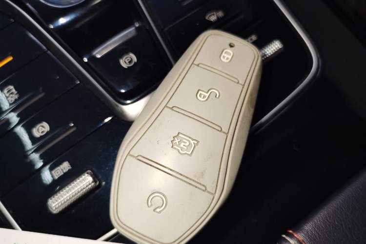 Used BYD Qin PLUS 2021 EV 400KM Luxury Model
