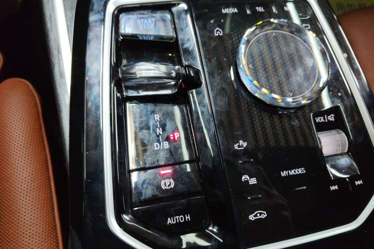 Used BMW i7 2023 eDrive50L Prestige M Sport Package Gear Lever