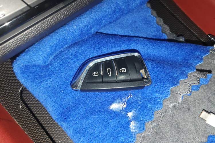 Used SAIC MAXUS D90 2017 2.0T Manual Two-Wheel Drive Mars
