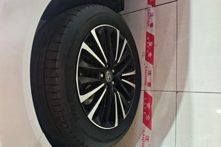 Used Toyota Venza 2023 2.0L CVT Two-Wheel Drive Prestige Version Exterior 4