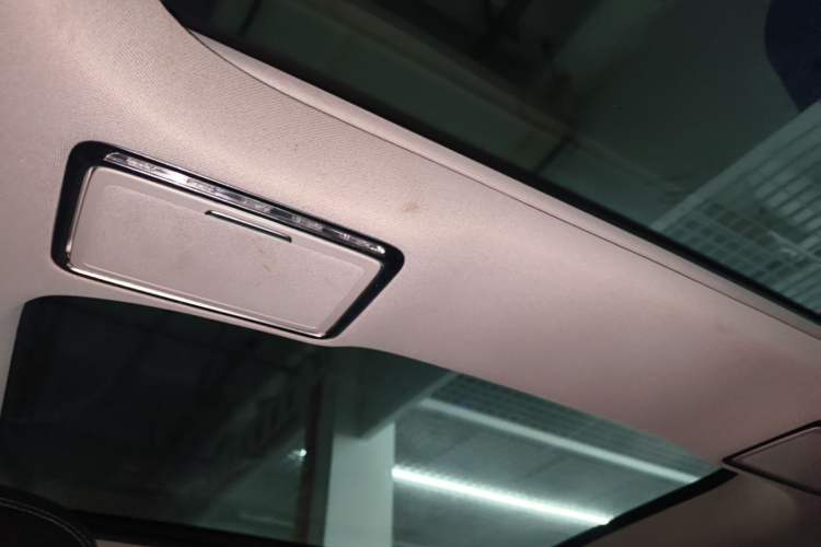 Used Mercedes-Benz E-Class 2018 Restyled E 300 L Sporty and Stylish Edition Headliner