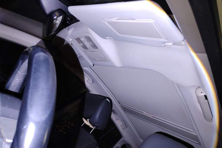 Used Renault Koleos 2010 2.5L Two-Wheel Drive Comfort Version Headliner