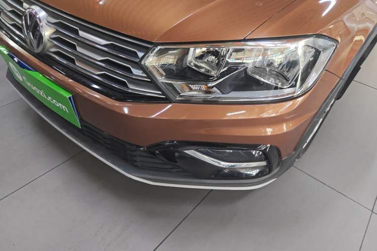 Used Volkswagen C-TREK 2017 1.6L Automatic Comfort Model Left Front Headlight