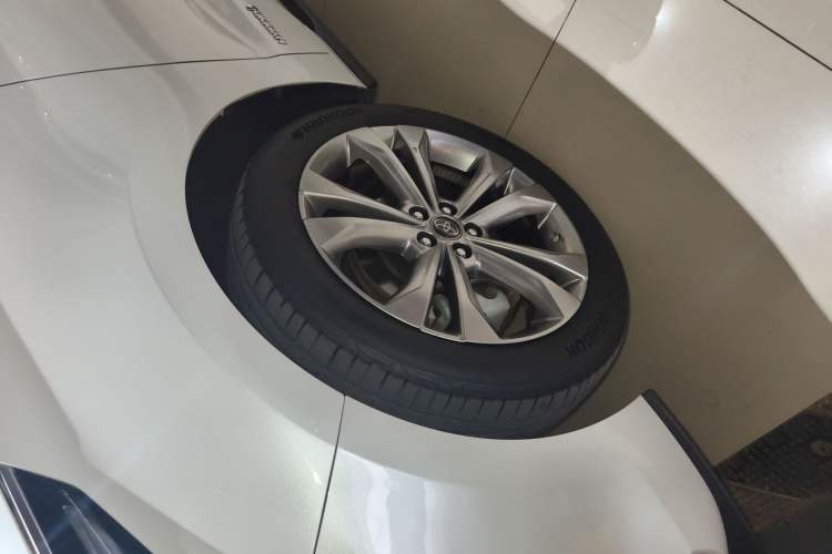 Used Toyota SIENNA 2023 2.5L Hybrid Deluxe Edition