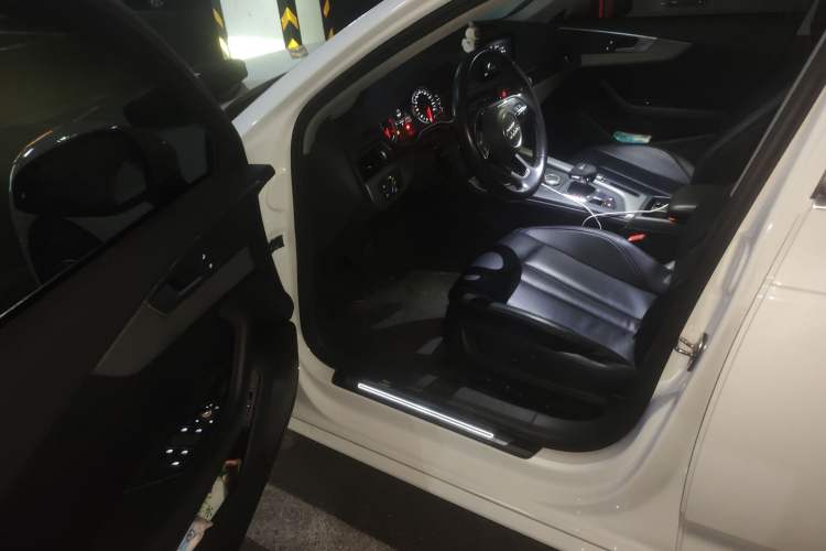 Used Audi A4L 2018 30th Anniversary Edition 40 TFSI Trendy Model