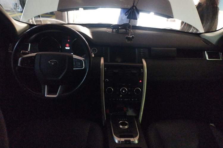 Used Land Rover Discovery Sport 2018 240 PS SE Version