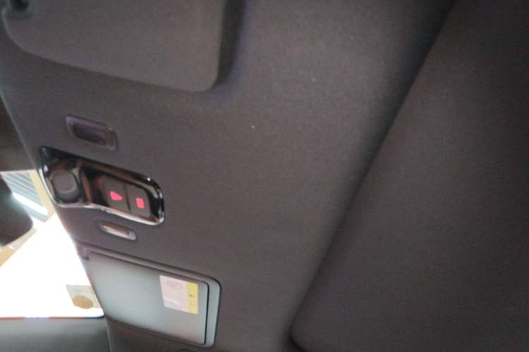 Used CHANGAN NEVO E07 2026 Model Pure Electric Four-Wheel Drive 90kWh Dacheng Edition Headliner