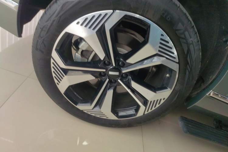 Used Wey Lanshan 2025 Four-Wheel Drive Max Right Rear Wheel Hub