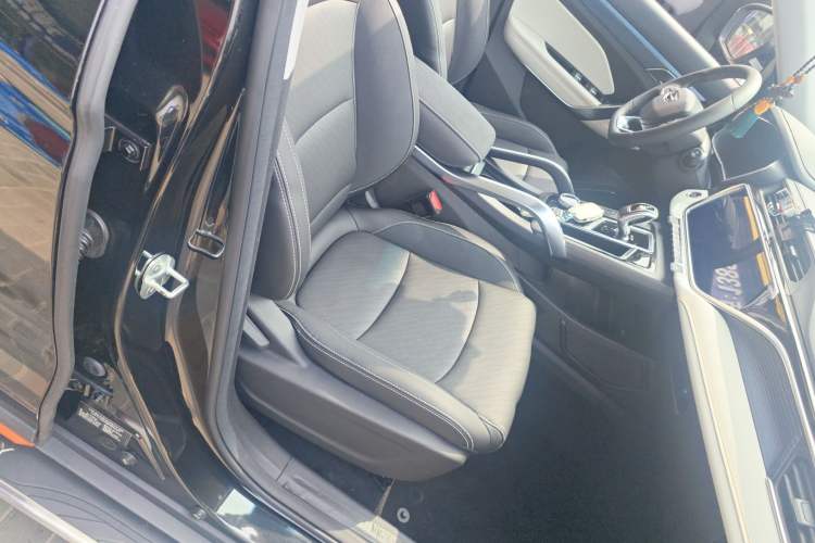 Used Geely Auto Emgrand X7 Sport 2022 Boyue X 1.8TD DCT ZhiZun Edition
