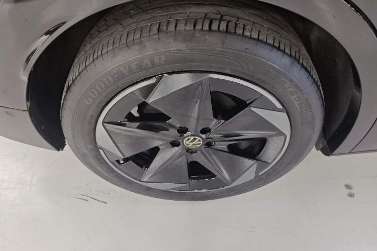 Used Volkswagen ID.UNYX 2024 Pro Long-Range Version
