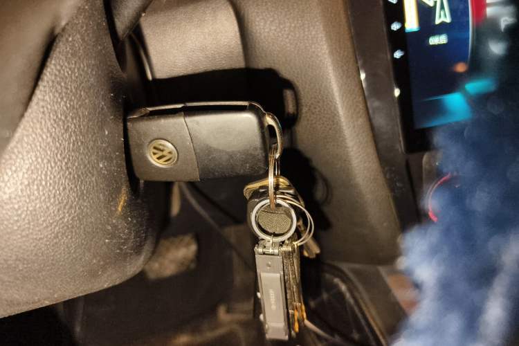 Used Volkswagen Sagitar 2015 1.6L Automatic Comfort Model Vehicle Key