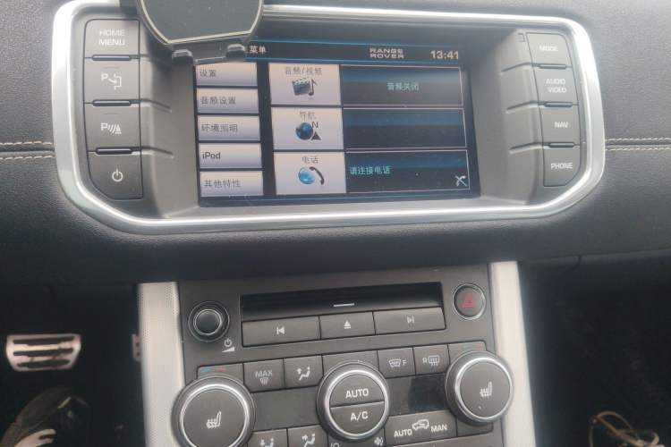 Used Land Rover Range Evoque 2012 2.0T 5-Door Ignite Edition Audio And AC Panel