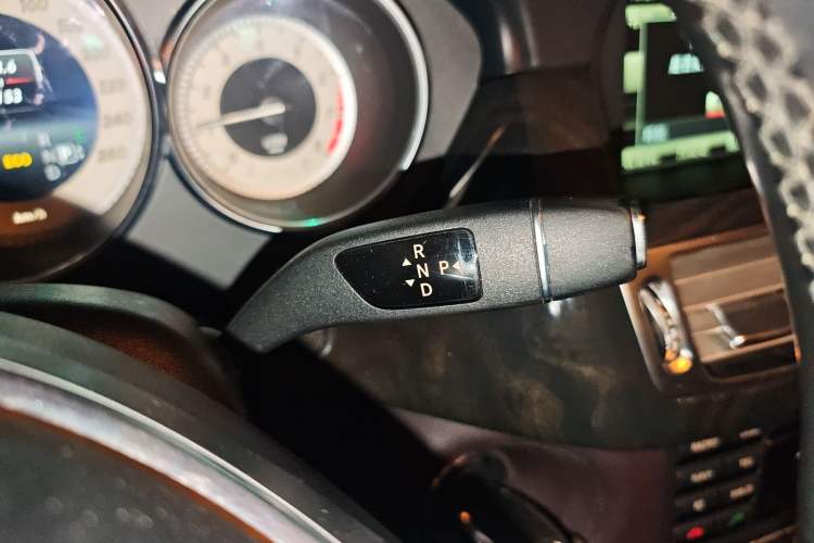 Used Mercedes-Benz CLS 2012 CLS 300 CGI Gear Lever