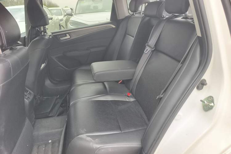 Used Honda Jade 2013 1.8L automatic Comfort version 5 seats Left Rear Seat