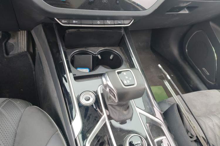 Used Hongqi HS5 2022 2.0T Smart Connect Flagship Edition Gear Lever