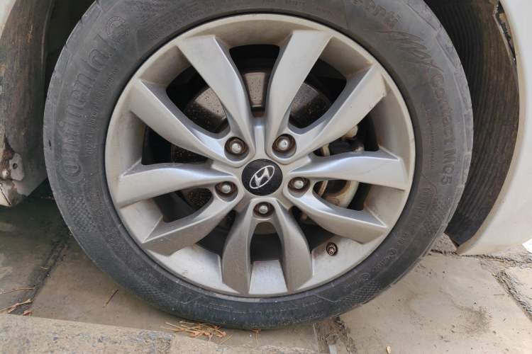 Used Hyundai Elantra (5th Generation / Langdong) 2015 1.6L Automatic Fashion Model
