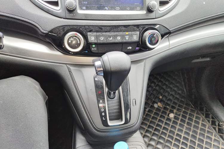 Used Honda CR-V 2016 2.0L two-wheel drive Urban Edition Gear Lever