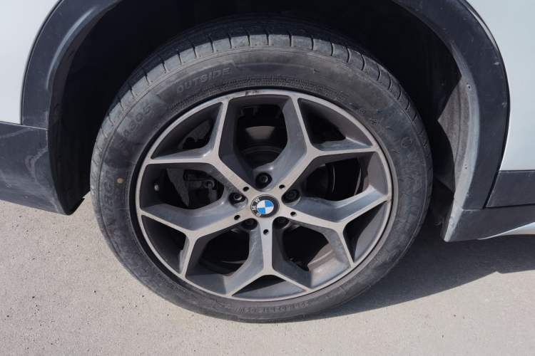 Used BMW X1 2018 xDrive20Li Luxury Edition Exterior 5