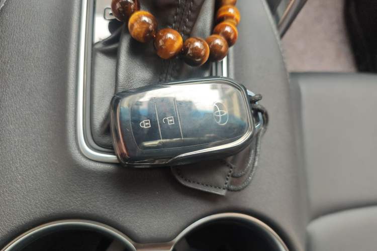 Used Toyota Venza 2023 2.0L CVT Two-Wheel Drive Luxury Edition
