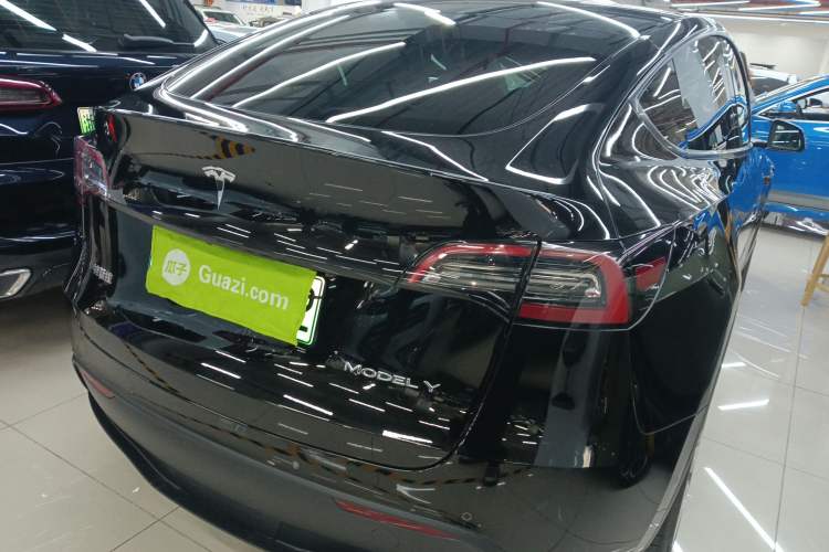 Used Tesla Model Y 2022 Long-Range All-Wheel-Drive Version