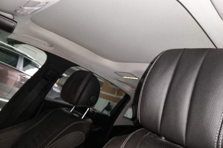 Used Mercedes-Benz E-Class New Energy 2022 Second Facelift E 350 e L Plug-in Hybrid Sports Sedan Headliner