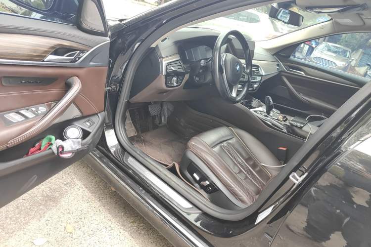 Used BMW 5 Series 2019 Facelifted 530Li Luxury Edition Premium Package Driver Seat