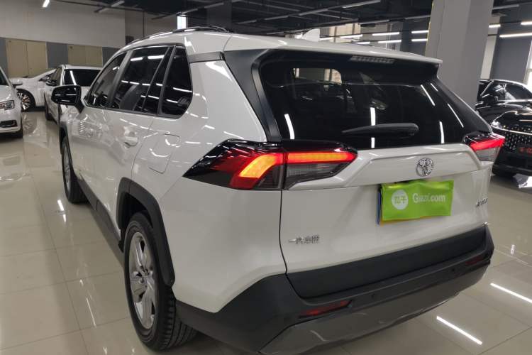 Used Toyota RAV4 2020 2.0L CVT Two-Wheel Drive Fashion PLUS Edition Rear Left 45 Deg