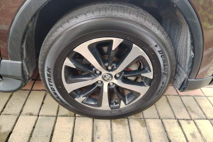 Used Toyota RAV4 2016 2.0L CVT Two-Wheel Drive Fashion Edition China V Standard Right Front Wheel Hub