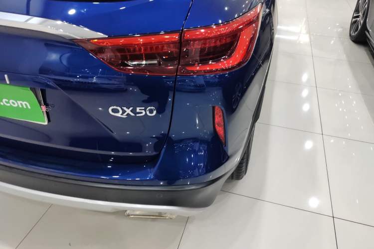 Used Infiniti QX50 2018 2.0T Two-Wheel Drive Fashion Edition Exterior 3