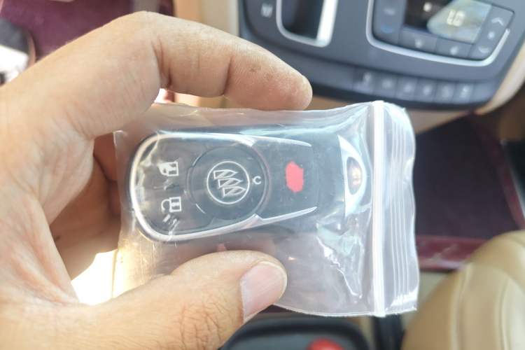 Used Buick GL8 2017 ES 28T Premium Version China V Standard Vehicle Key