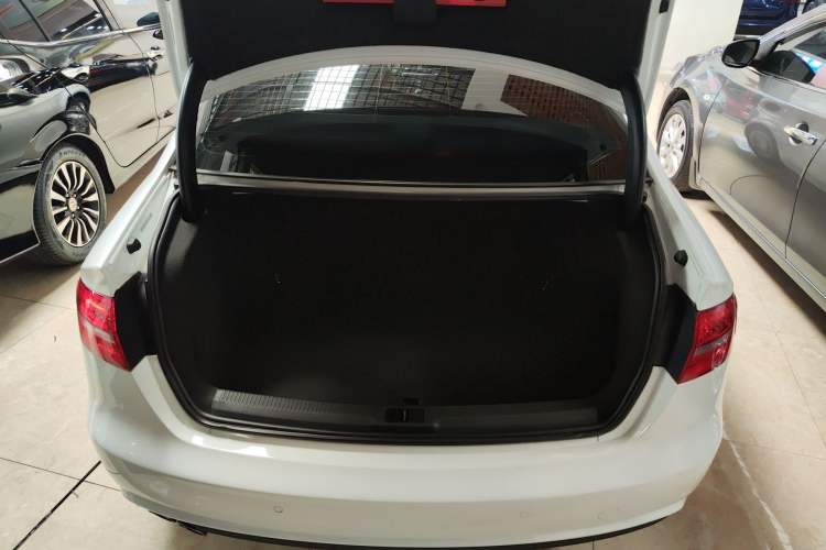 Used Audi A4L 2015 35 TFSI Automatic Comfort Model Trunk