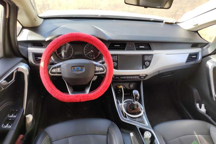 Used Geely Auto Vision X3 2019 Upgraded Model 1.5L Manual Elite Version
